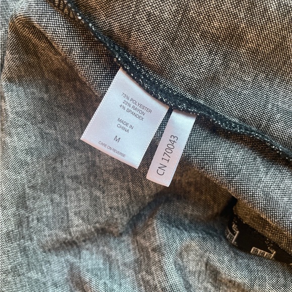 New York & Company Zip Polo | Size M - Picture 4 of 4